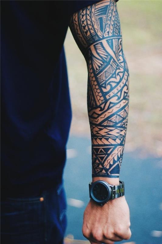 avant-bras bras maori tatouage hommes tatouage