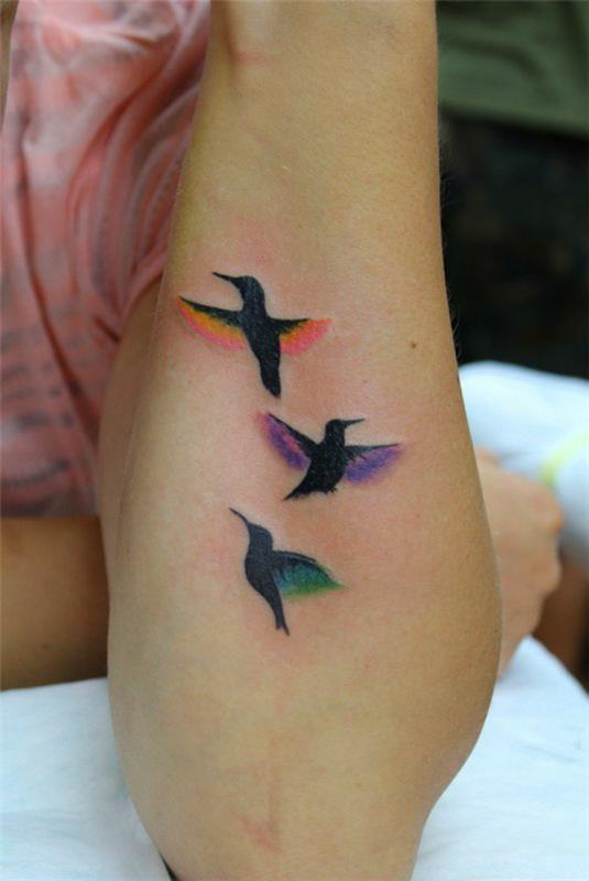 modèles de tatouage d'avant-bras oiseau de vol