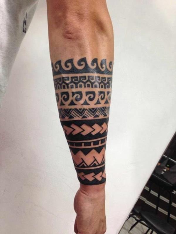 modèles d'idées de tatouage du haut du bras et de l'avant-bras tribal