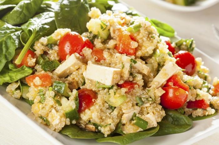 salade de nourriture végétalienne quinoa tofu