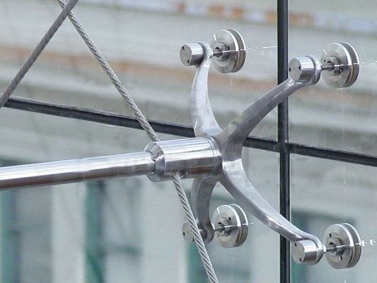 Halterung für Fassadenverglasungssystem