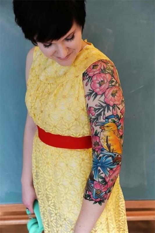 Idées de tatouage à manches de fleurs d'oiseaux pour les femmes