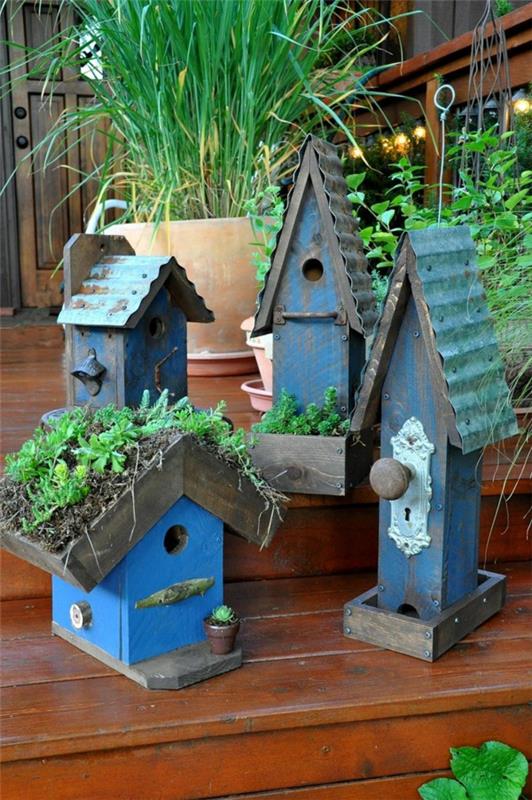 maison d'oiseau construire bois respectueux de l'environnement bleu