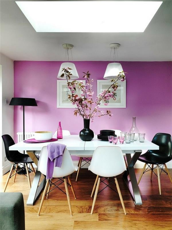 idées de conception de mur couleur de mur violet table à manger blanche accents noirs