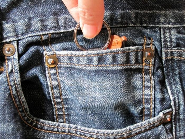 que peut-on garder dans la petite poche du jean