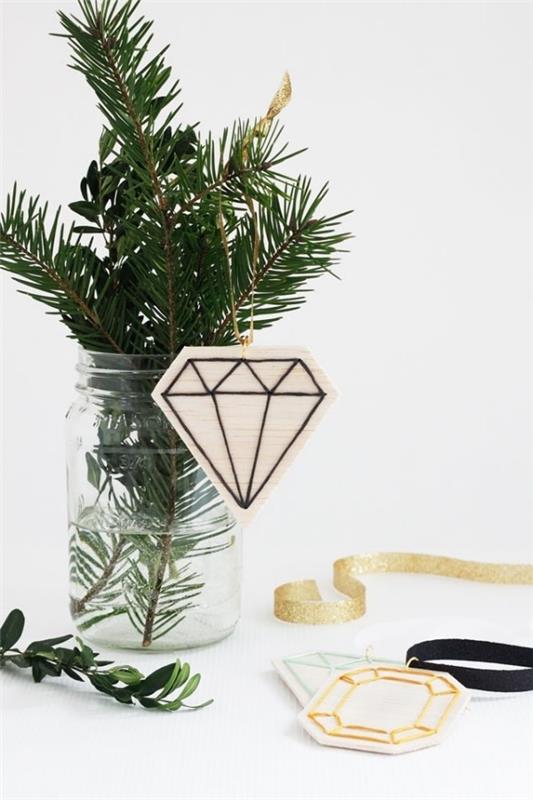Idées de Noël vase avec branche de sapin