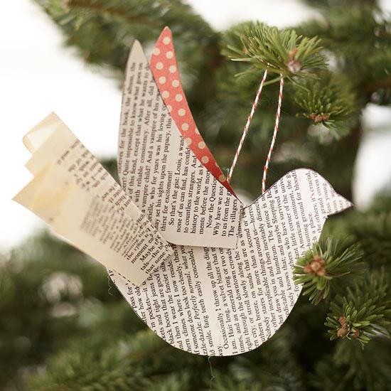 décoration de noël bricoler arbre de noël parure oiseau papier journal