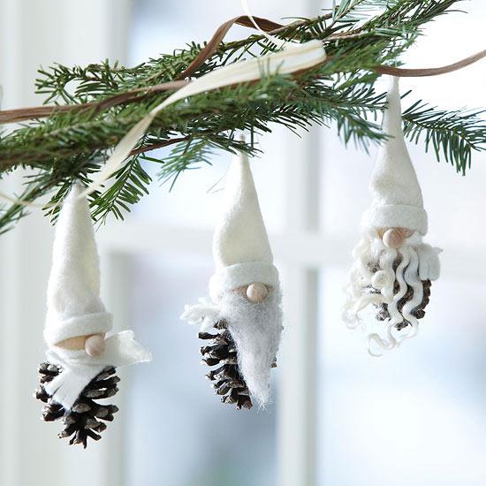 bricoler décorations de noël boules de noël pommes de pin