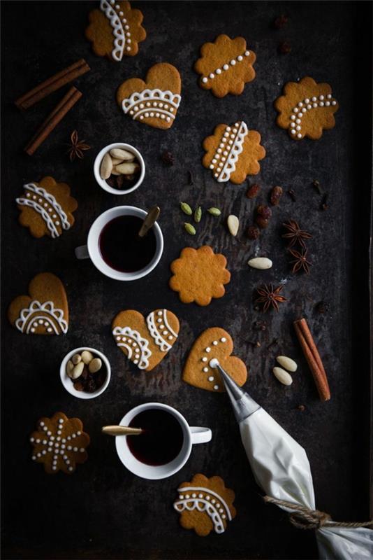 organiser simplement des biscuits de noël boire du café