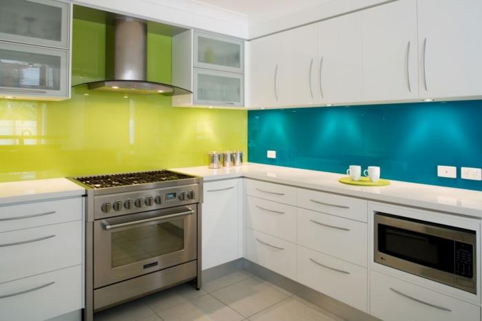 idee peinture murs cuisine couleur mur design armoires de cuisine blanches surfaces miroir