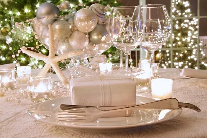 idées déco salle à manger design boules de noël