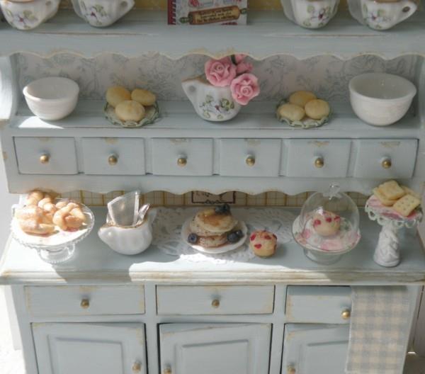 żywe pomysły kuchnia shabby chic piękny wzór otwarte półki ścienne