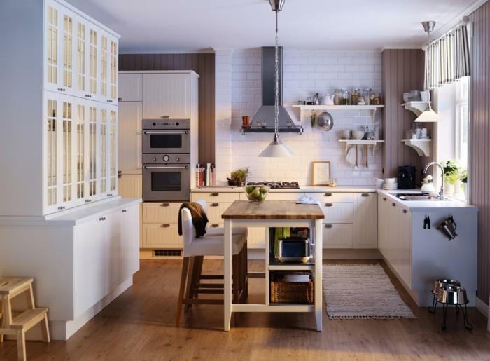 Idées de vie cuisine d'angle blanc et chemins de tapis