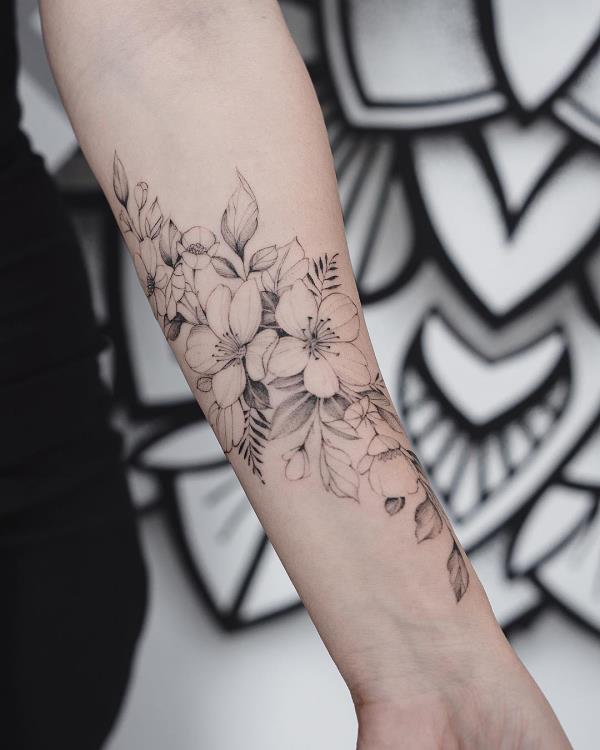 wspaniałe pomysły - kwiatowe tatuaże 2020