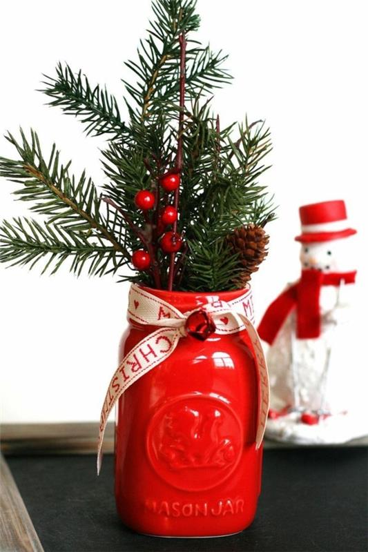 vase centre de table avec branches de sapin noël