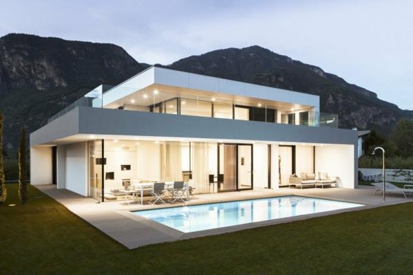 deux appartements séparés dans un extérieur de bâtiment durable